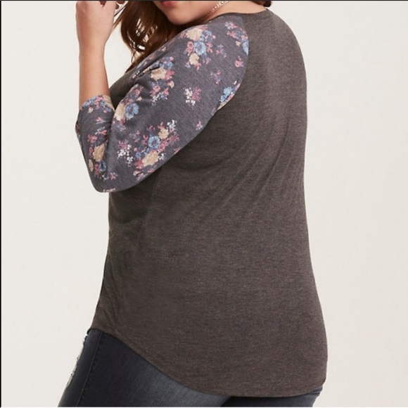 SOLD ✖️Torrid gray with floral sleeve baseball tee - Picture 2 of 6